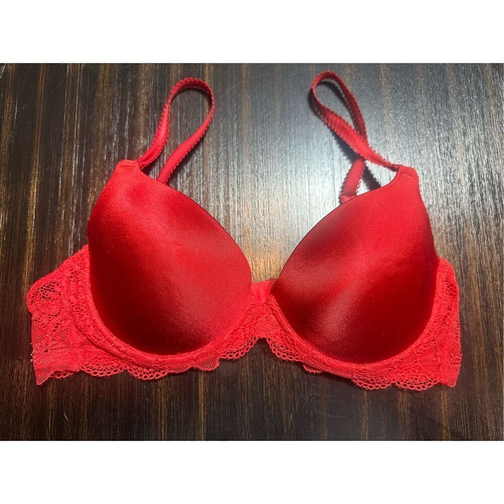 Wacoal red lace luscious push up bra size 38B with lace discontinued style 65897
